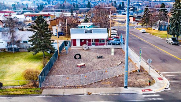 Mission Mountain Pet Service Inc.: 11 7th Ave W, Polson, MT 59860